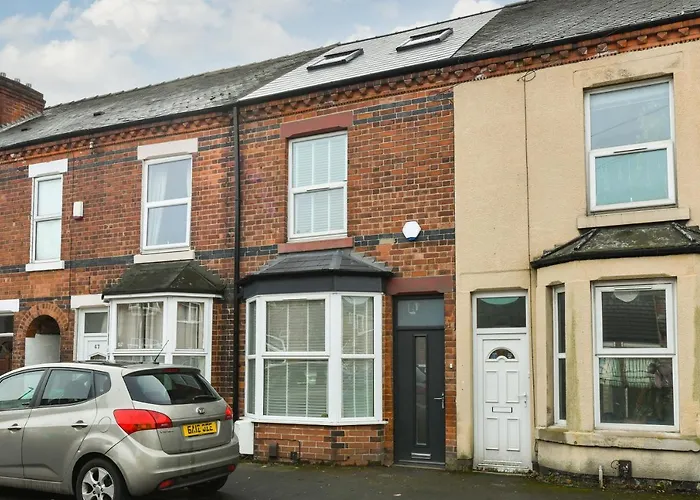 Claude House - Charming 4Bedroom Home