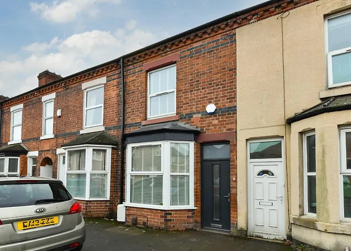 Claude House - Charming 4Bedroom Home