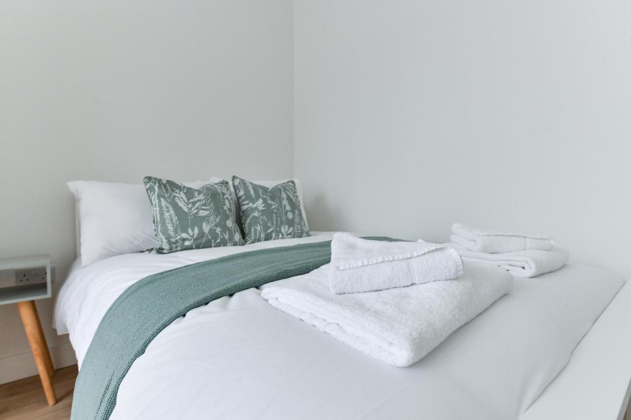 Claude House - Charming 4bedroom Apartment Nottingham